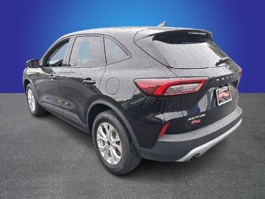 Used 2025 Ford Escape Active AWD/4WD image 6