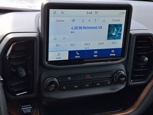 Used 2022 Ford Bronco Sport Outer Banks w/ Tech Package AWD/4WD image 17