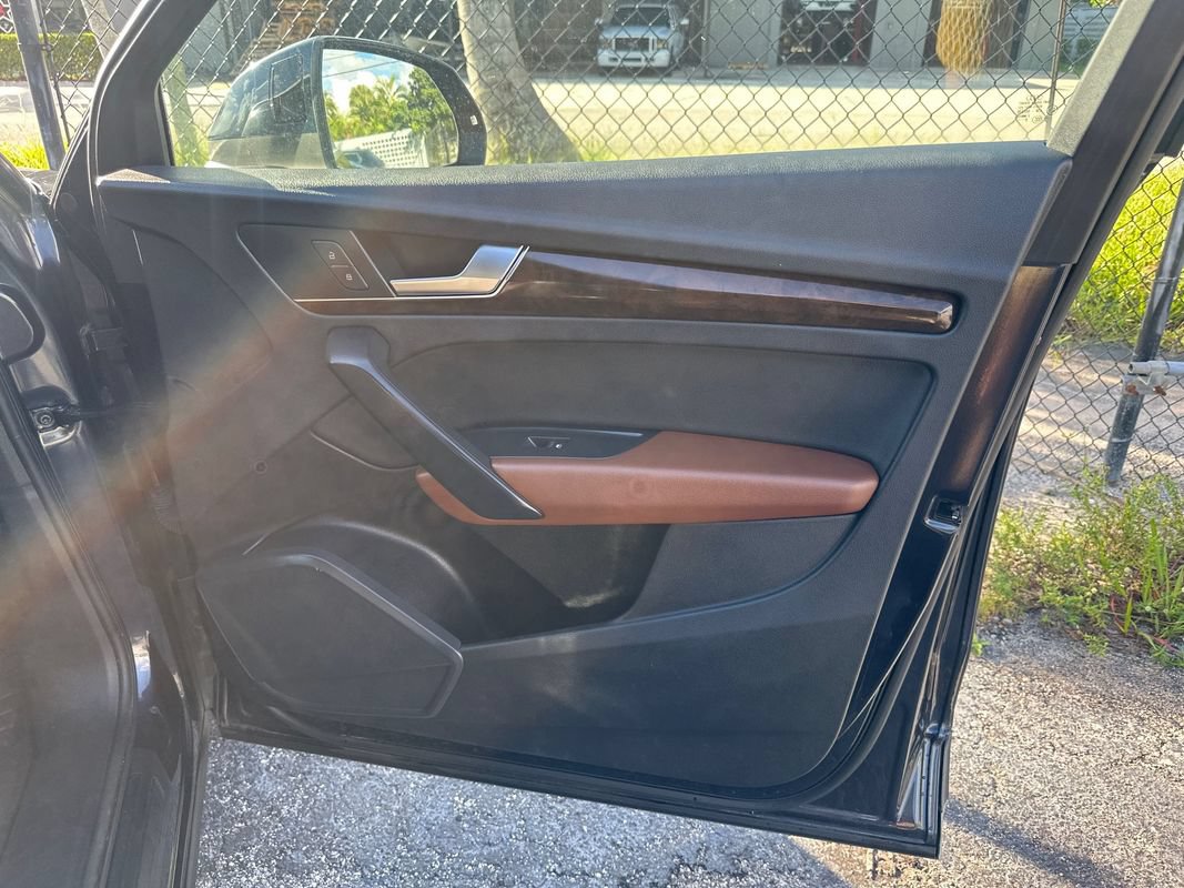 Used 2019 Audi Q5 2.0T Premium w/ Convenience Package AWD/4WD image 30