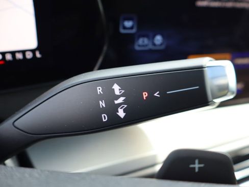 New 2025 Chevrolet Traverse LT w/ Sun and Wheel Package image 15