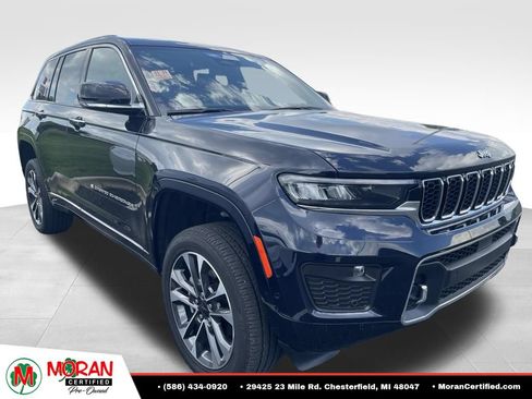 Used 2023 Jeep Grand Cherokee Overland w/ Luxury Tech Group IV AWD/4WD image 3