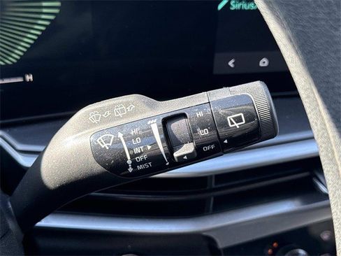 Used 2024 Kia Sorento LX image 25