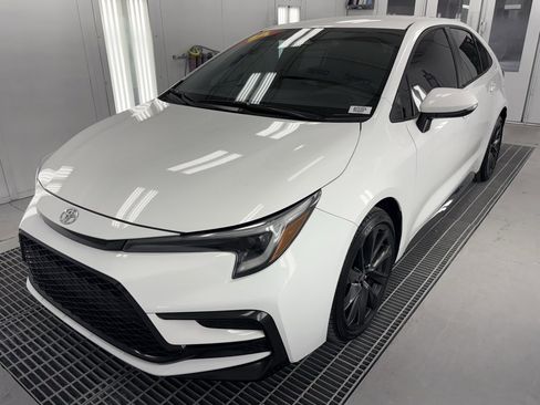 Used 2024 Toyota Corolla SE image 2