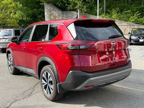 Used 2023 Nissan Rogue SV AWD/4WD image 4