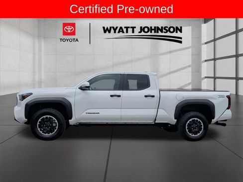 Certified 2025 Toyota Tacoma TRD Off-Road AWD/4WD image 2