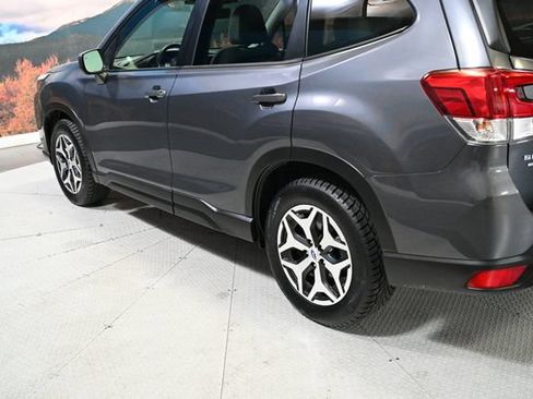 Used 2023 Subaru Forester Premium AWD/4WD image 8