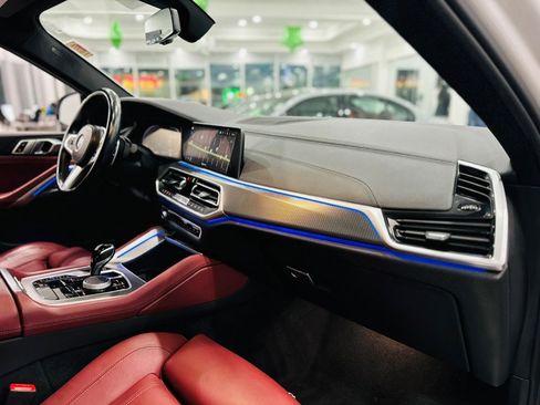 Used 2022 BMW X6 xDrive40i w/ M Sport Package image 11