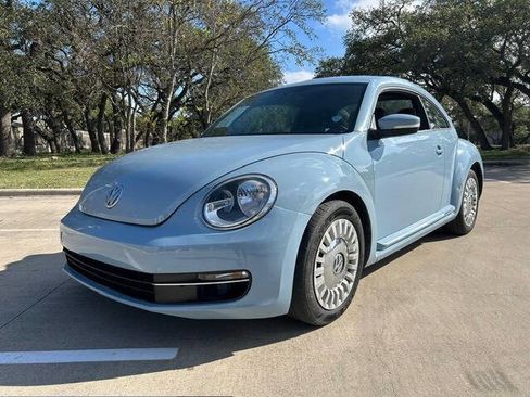 Used 2013 Volkswagen Beetle 2.5 image 2
