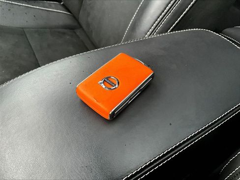 Used 2021 Volvo XC40 T5 R-Design w/ Climate Package image 10