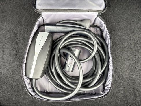 Used 2021 Tesla Model 3 Standard Range Plus image 6