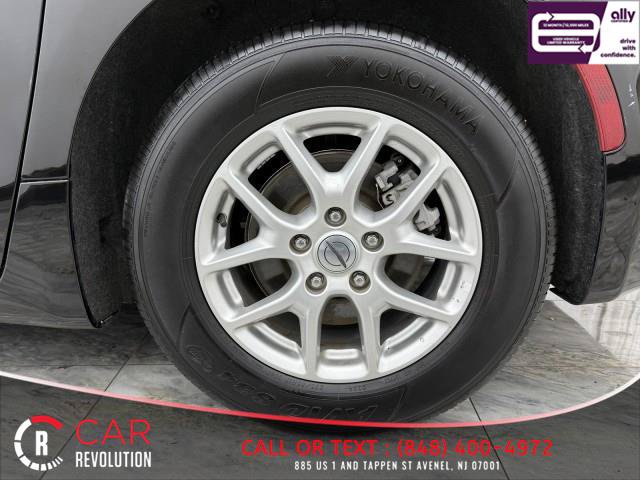 Used 2024 Chrysler Pacifica Touring-L FWD image 14