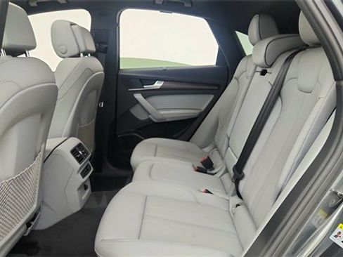 Used 2024 Audi Q5 2.0T Premium Plus w/ Premium Plus Package image 29
