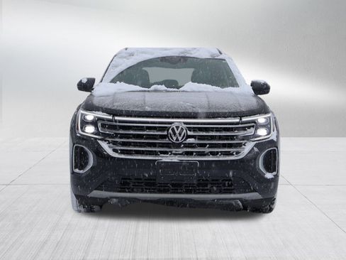 Used 2024 Volkswagen Atlas SE image 2