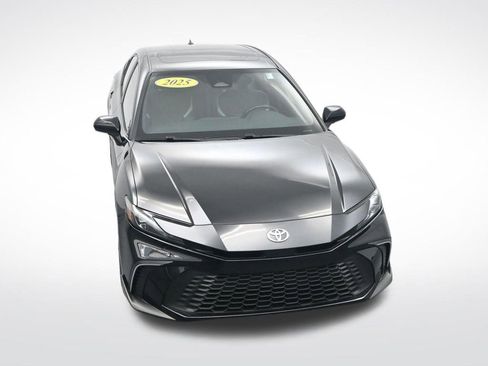 Used 2025 Toyota Camry SE w/ Convenience Package FWD image 25