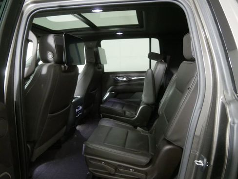 Used 2021 GMC Yukon XL Denali w/ Denali Ultimate Package AWD/4WD image 25