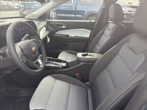 New 2025 Chevrolet Trax LT w/ Driver Confidence Package image 11