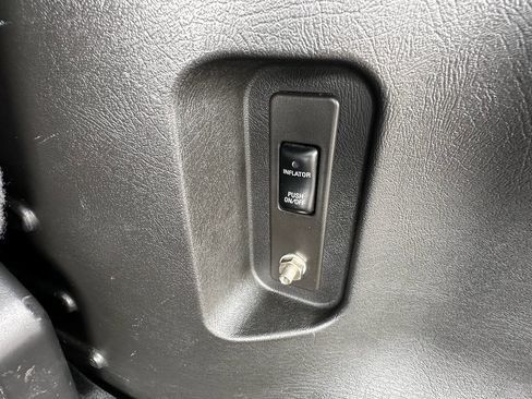 Used 2006 HUMMER H2 image 32