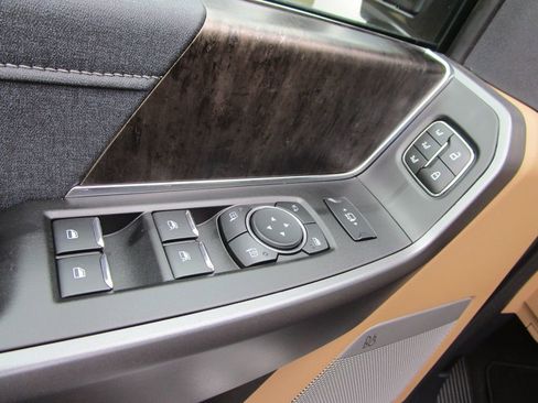 Used 2026 Ford F250 Lariat w/ Chrome Package image 33