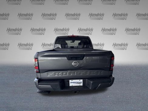Used 2022 Nissan Frontier SV w/ Technology Package RWD image 9