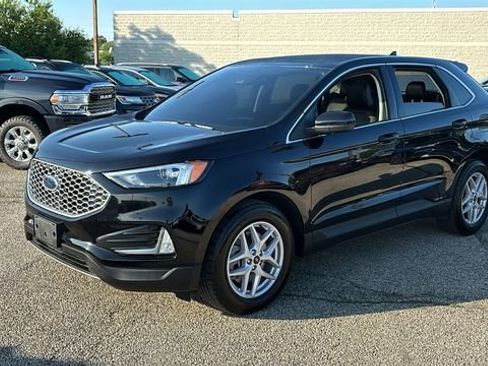 Used 2024 Ford Edge SEL w/ Convenience Package AWD/4WD image 3