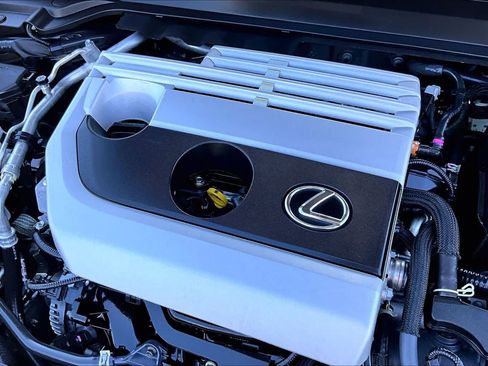 Used 2022 Lexus UX 200 w/ Accessory Package (Z1) FWD image 31