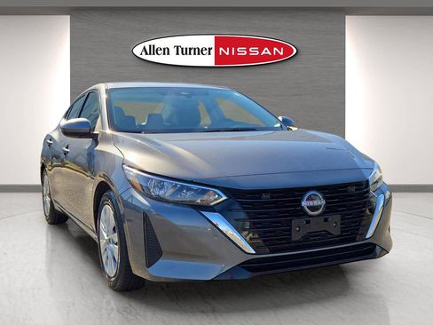 Used 2024 Nissan Sentra S image 2