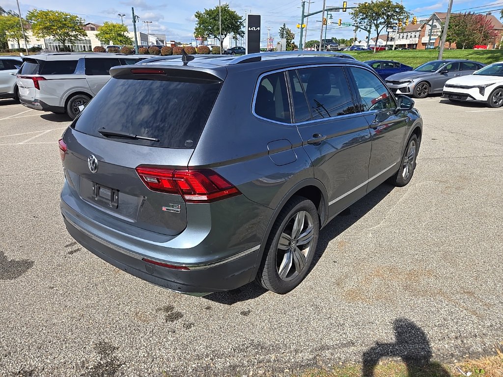 Used 2018 Volkswagen Tiguan SEL Premium AWD/4WD image 3
