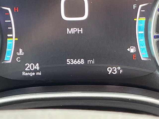 Used 2025 Chrysler Pacifica Select FWD image 32