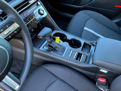 Used 2025 Hyundai Sonata SE image 18