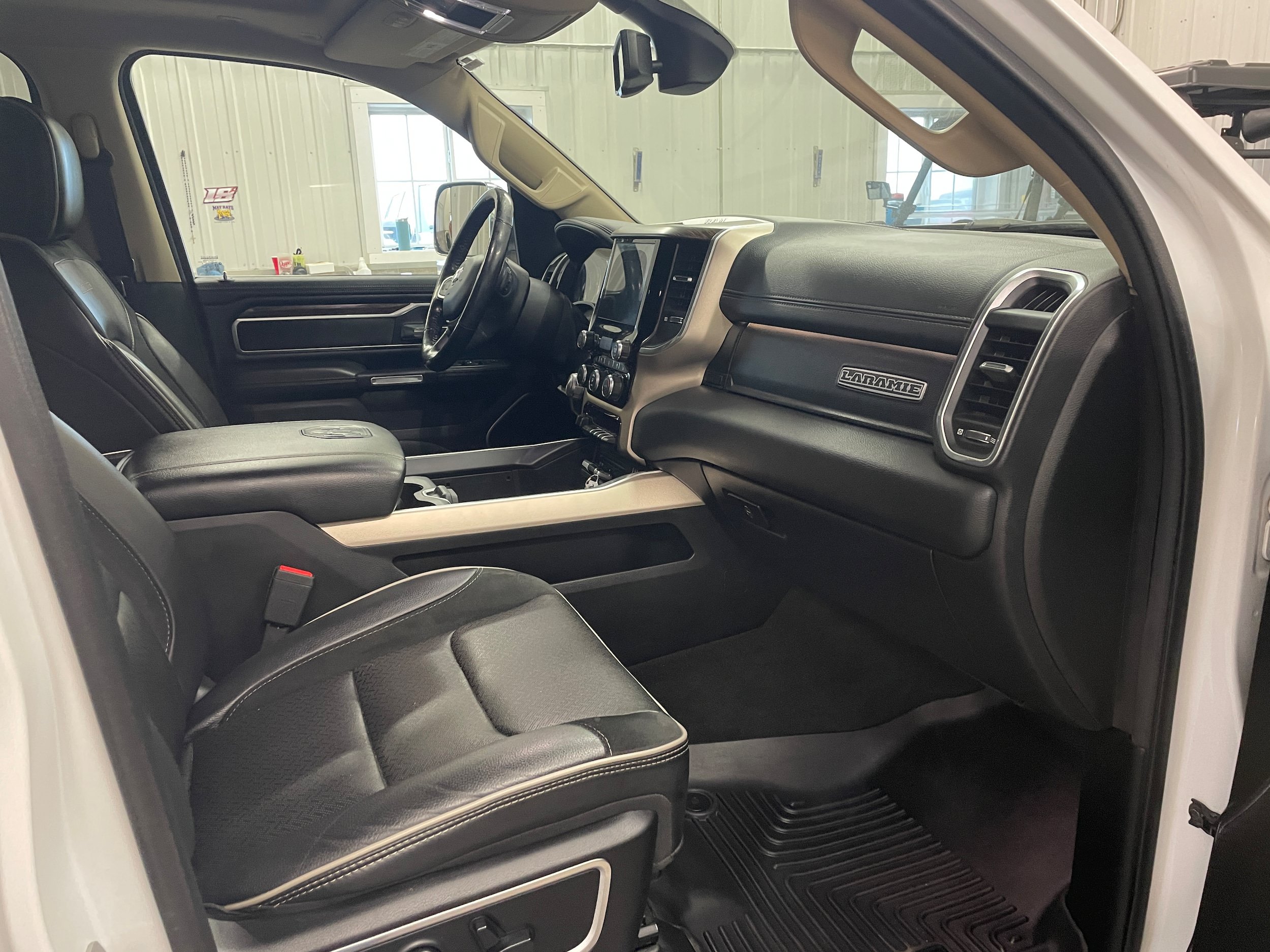 Used 2019 RAM 1500 Laramie AWD/4WD image 36