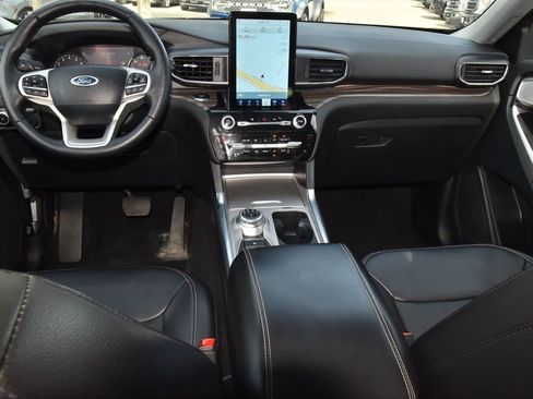 Used 2023 Ford Explorer Limited w/ Limited Technology Package image 11