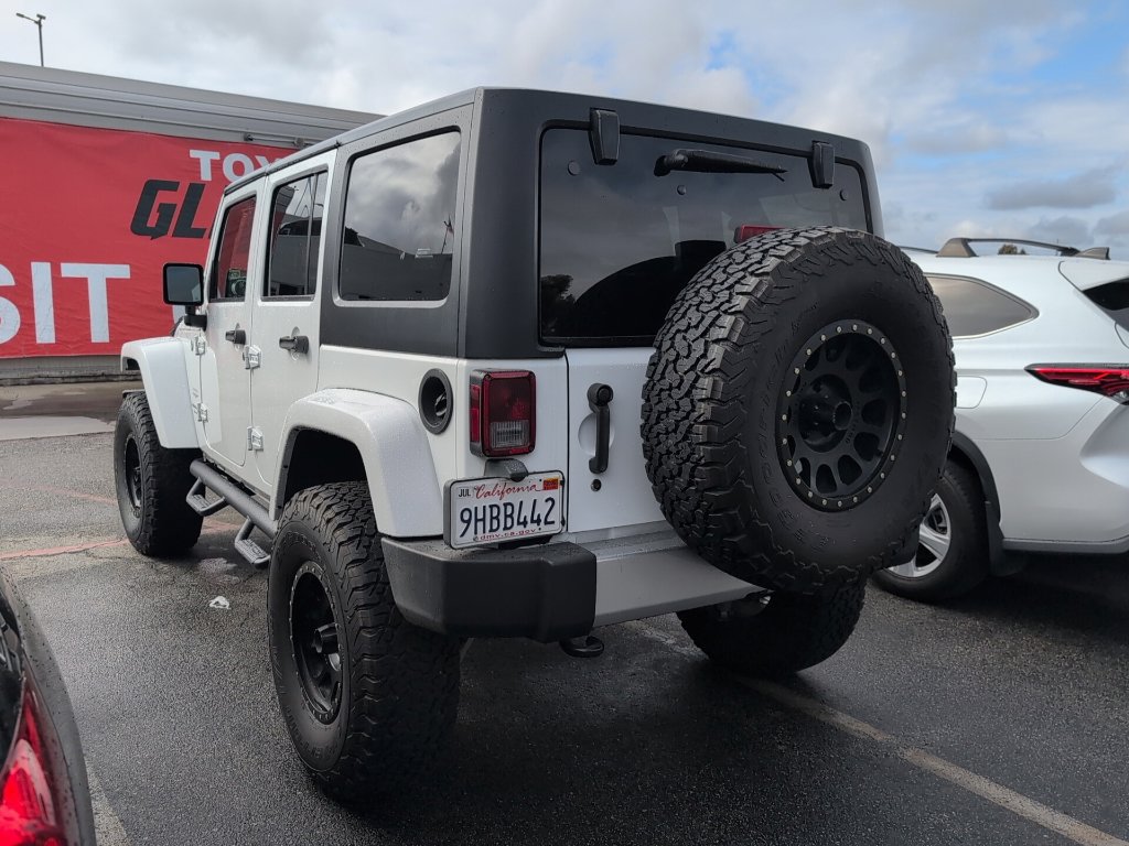 Used 2018 Jeep Wrangler Unlimited Sahara AWD/4WD image 6