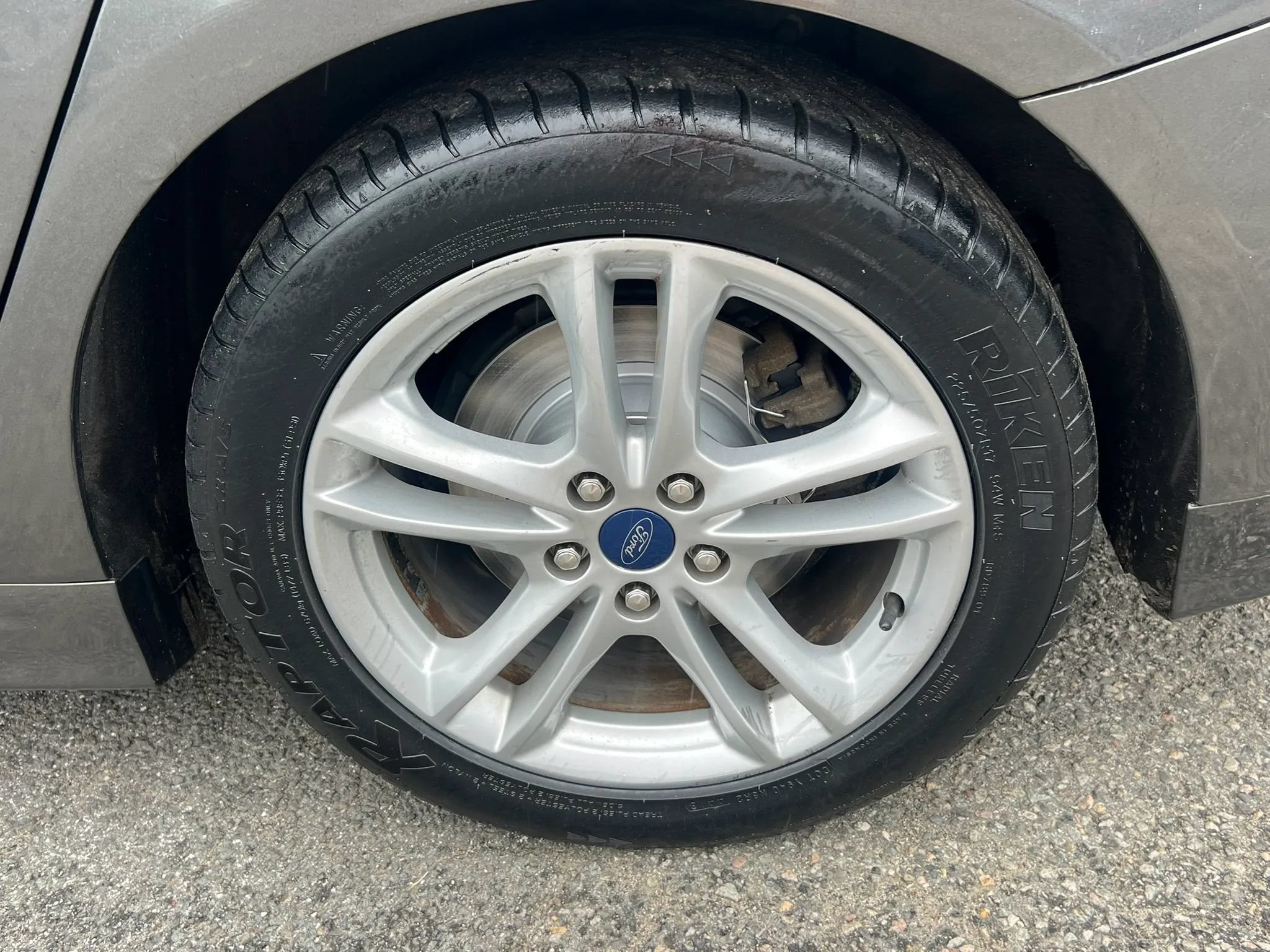 Used 2018 Ford Fusion SE FWD image 9