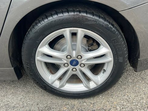 Used 2018 Ford Fusion SE FWD image 9