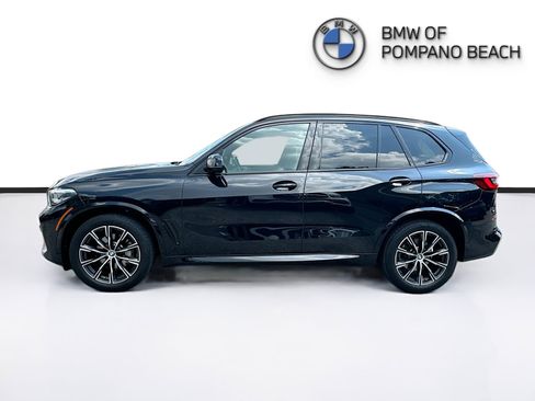 Used 2022 BMW X5 xDrive40i w/ M Sport Package image 4