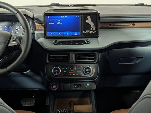 Certified 2022 Ford Maverick Lariat w/ Lariat Luxury Package AWD/4WD image 17