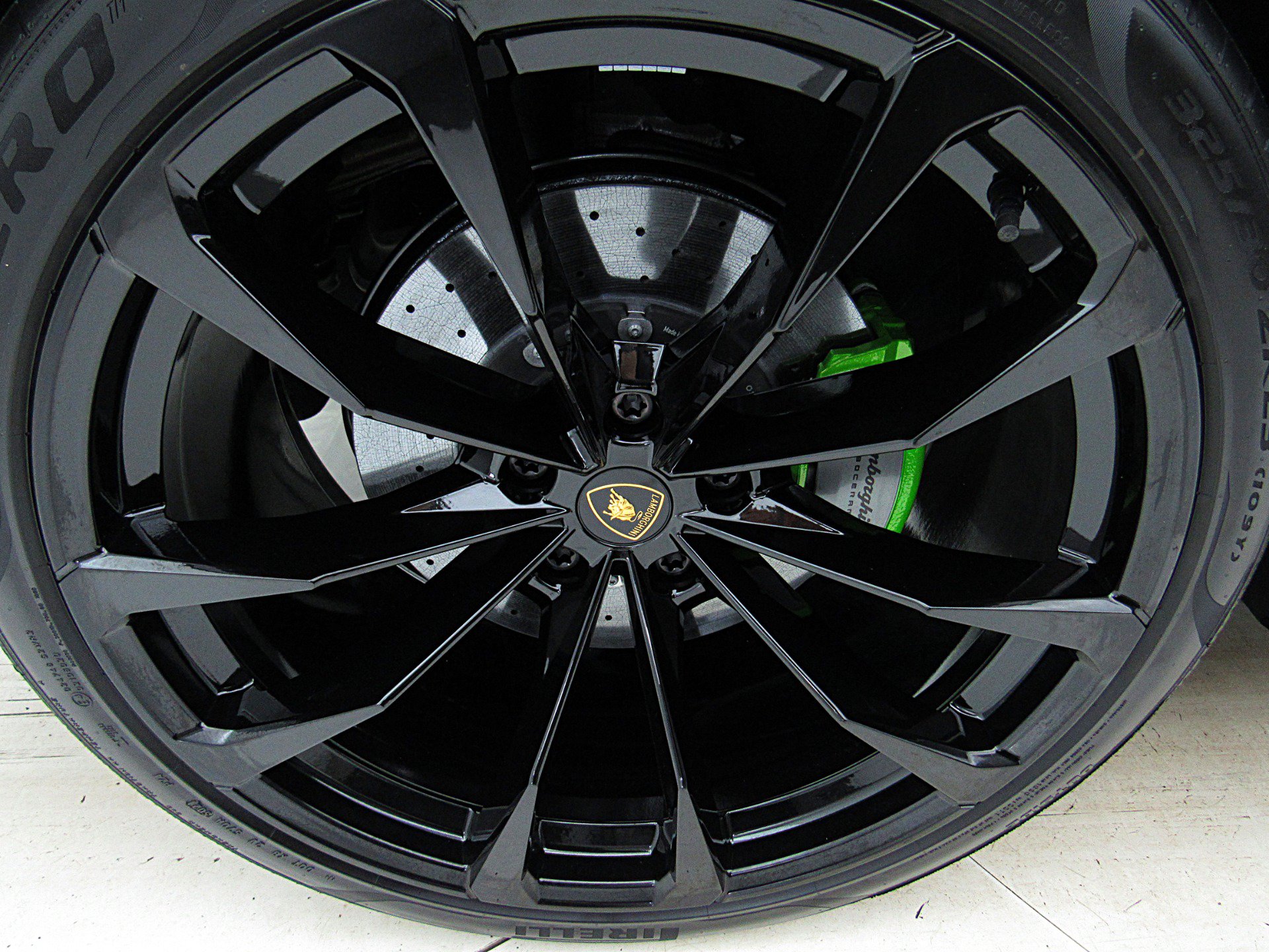 Used 2022 Lamborghini Urus AWD/4WD image 60