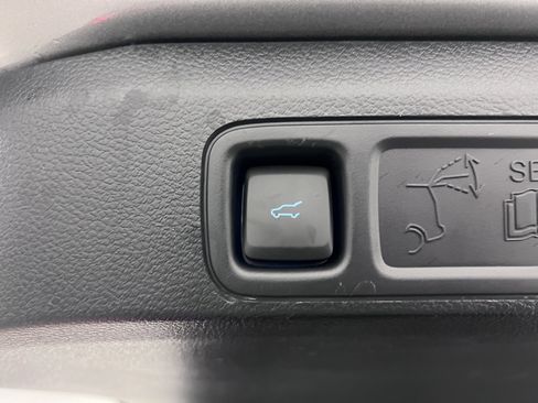 Used 2024 Ford Expedition XLT image 28