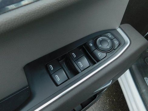 Used 2025 GMC Sierra 1500 SLT image 30