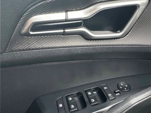 Used 2023 Kia Sportage LX AWD/4WD image 10
