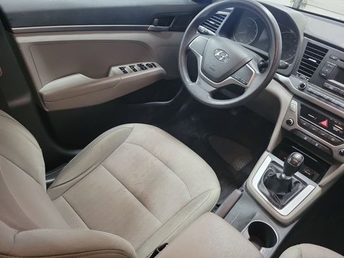 Used 2017 Hyundai Elantra SE image 13