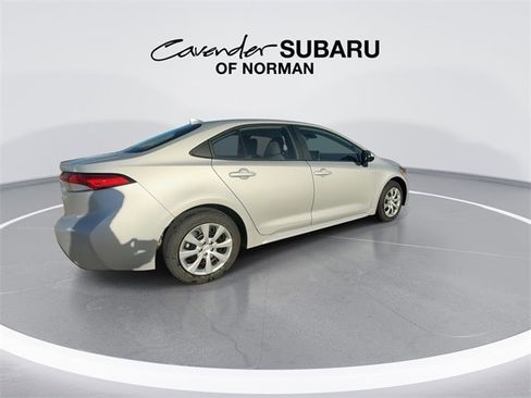 Used 2020 Toyota Corolla LE image 8