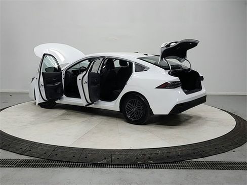 New 2026 Nissan Sentra SV w/ SV Convenience Package image 13