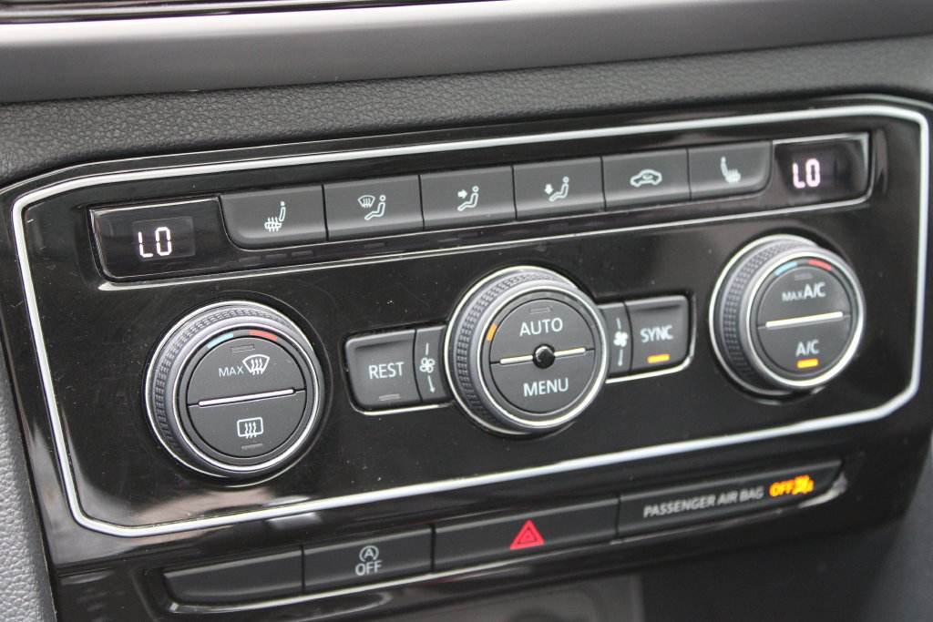 Used 2022 Volkswagen Atlas SE FWD image 16