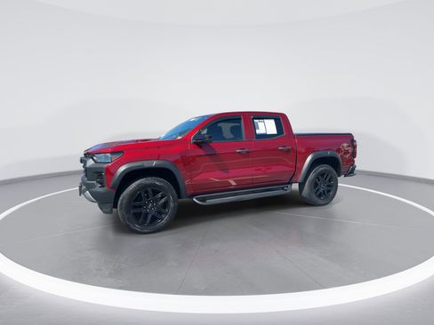 Used 2024 Chevrolet Colorado Trail Boss w/ Technology Package image 5