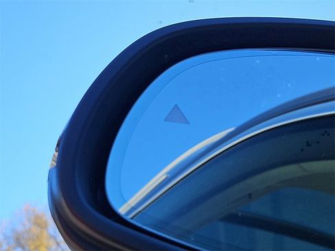 Used 2024 BMW X7 xDrive40i image 28