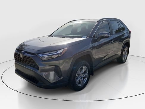 Used 2025 Toyota RAV4 XLE w/ Convenience Package FWD image 3