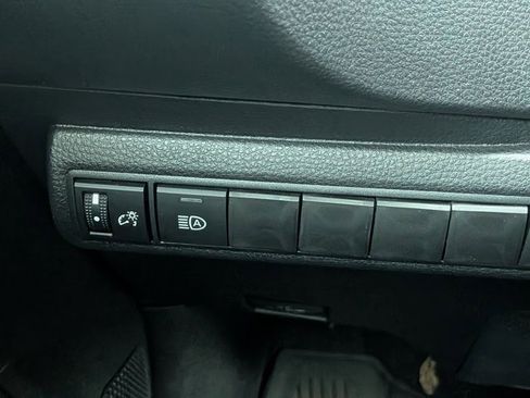 Used 2025 Toyota Corolla LE image 22