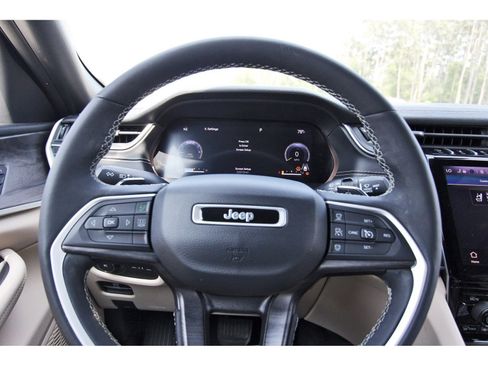 Used 2023 Jeep Grand Cherokee L Limited RWD image 16