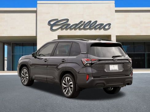 Used 2025 Subaru Forester Touring image 7